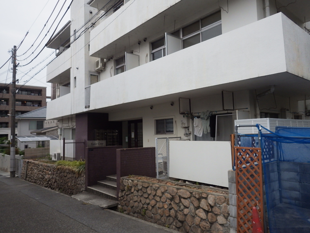 宝塚市で３階建てマンションの外壁改修工事